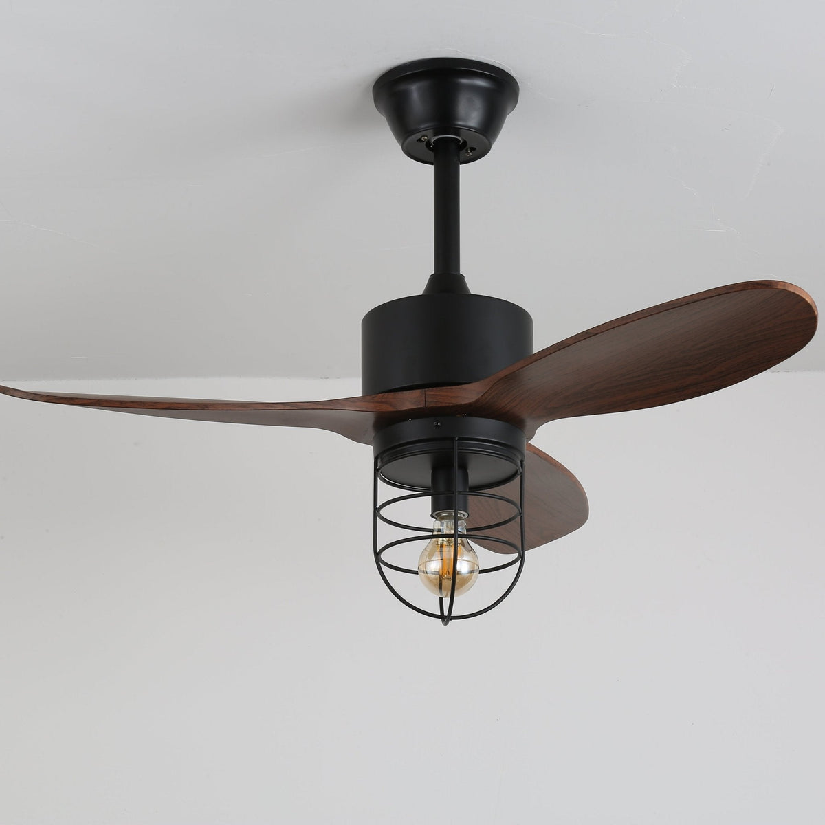 Brisora industriële plafondventilator met verlichting van walnoothout