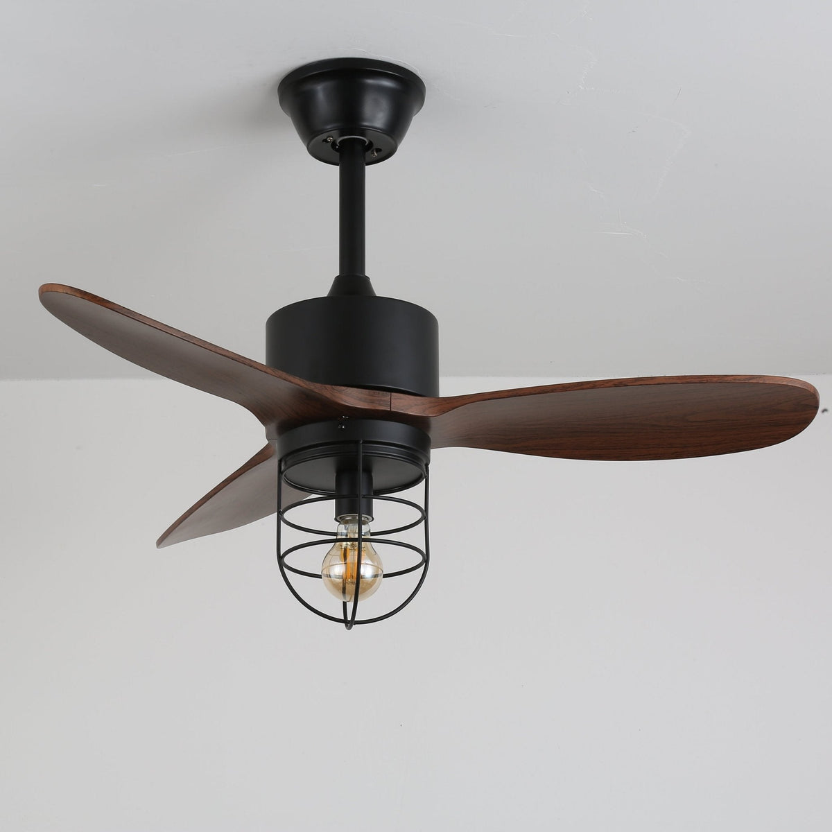 Brisora industriële plafondventilator met verlichting van walnoothout