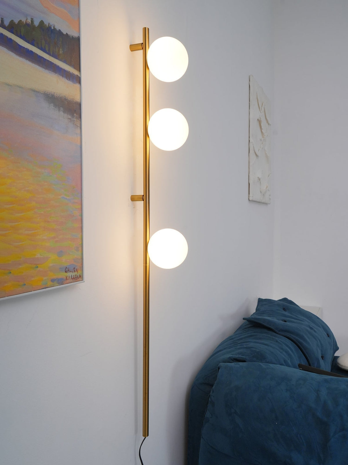 Ultheia Moderne minimalistische wandlamp met glazen 'candied balls'