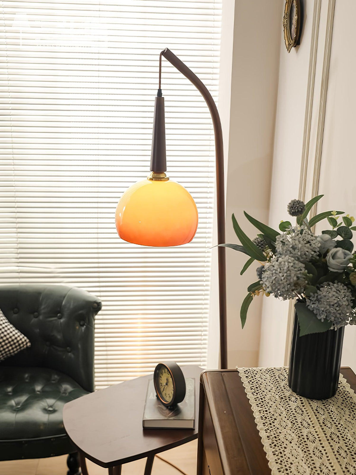 Fior Moderne vloerlamp van walnoothout