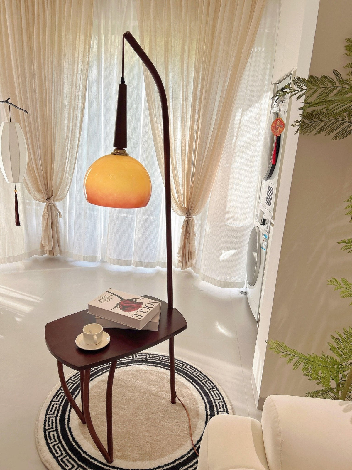 Fior Moderne vloerlamp van walnoothout