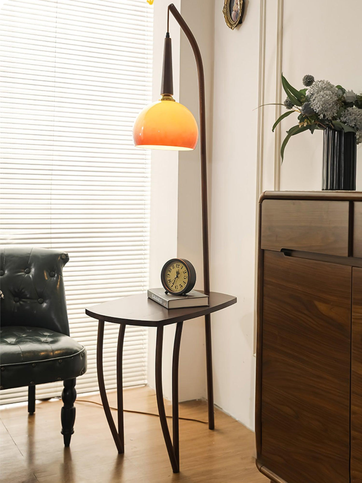 Fior Moderne vloerlamp van walnoothout