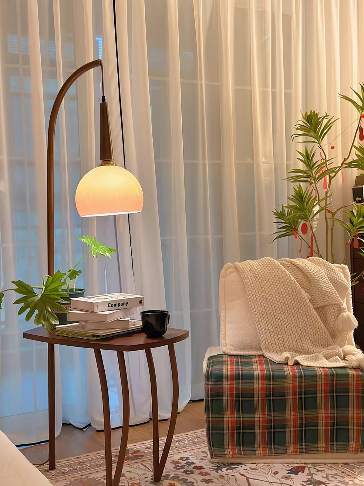 Fior Moderne vloerlamp van walnoothout