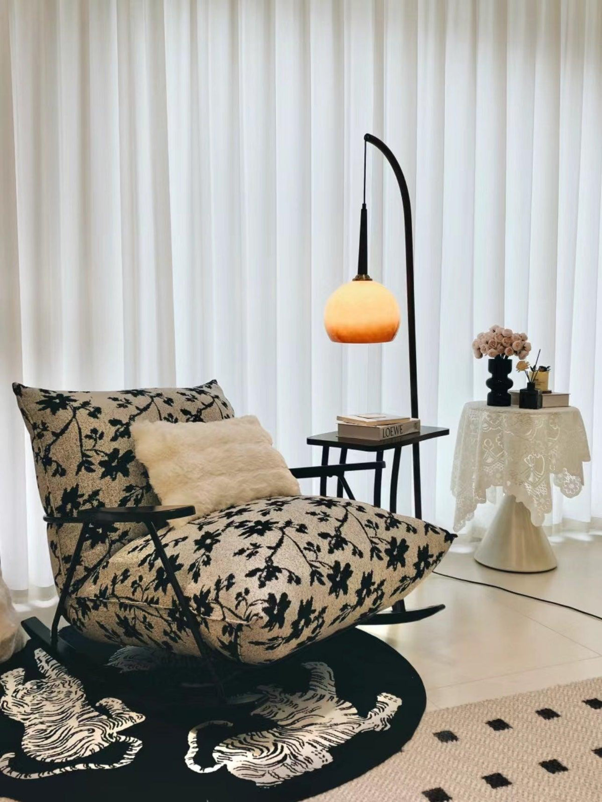 Fior Moderne vloerlamp van walnoothout