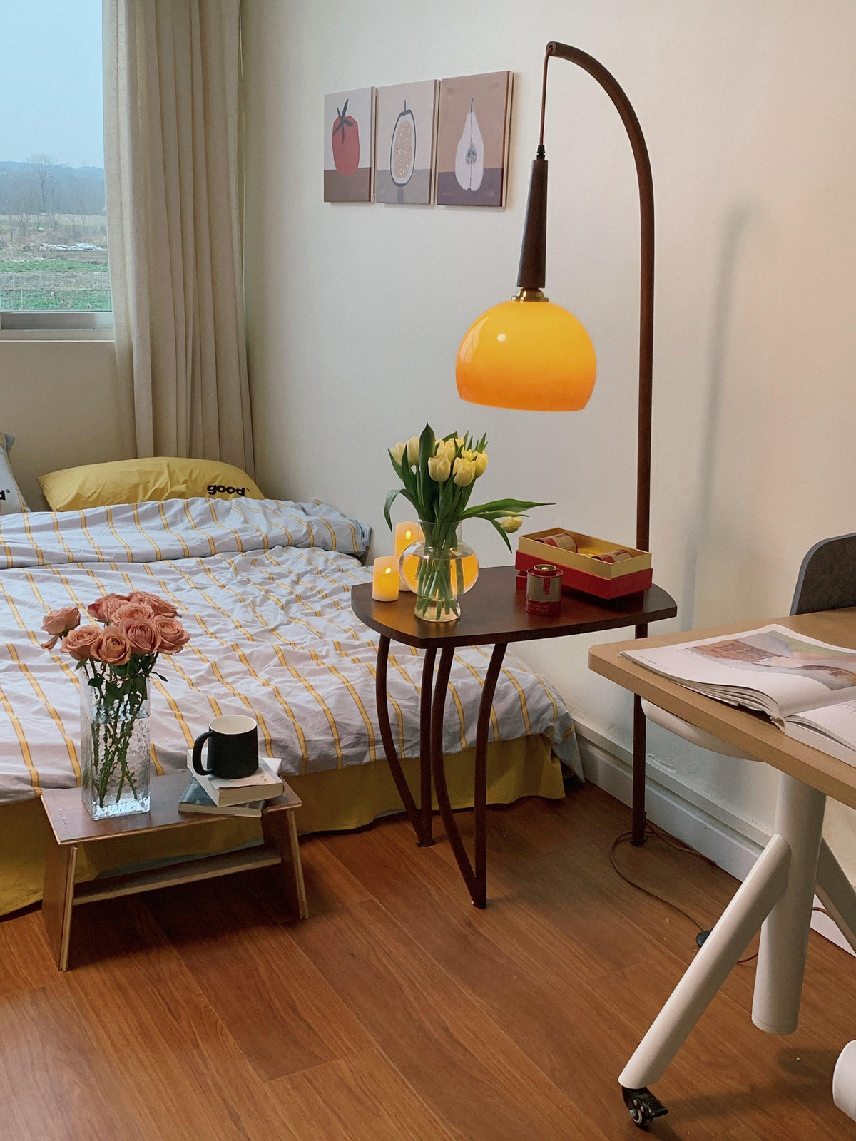 Fior Moderne vloerlamp van walnoothout