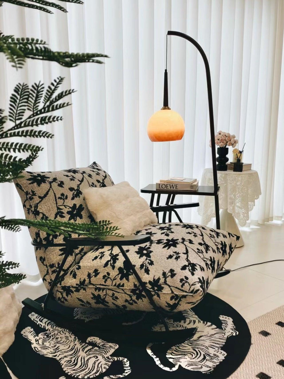 Fior Moderne vloerlamp van walnoothout
