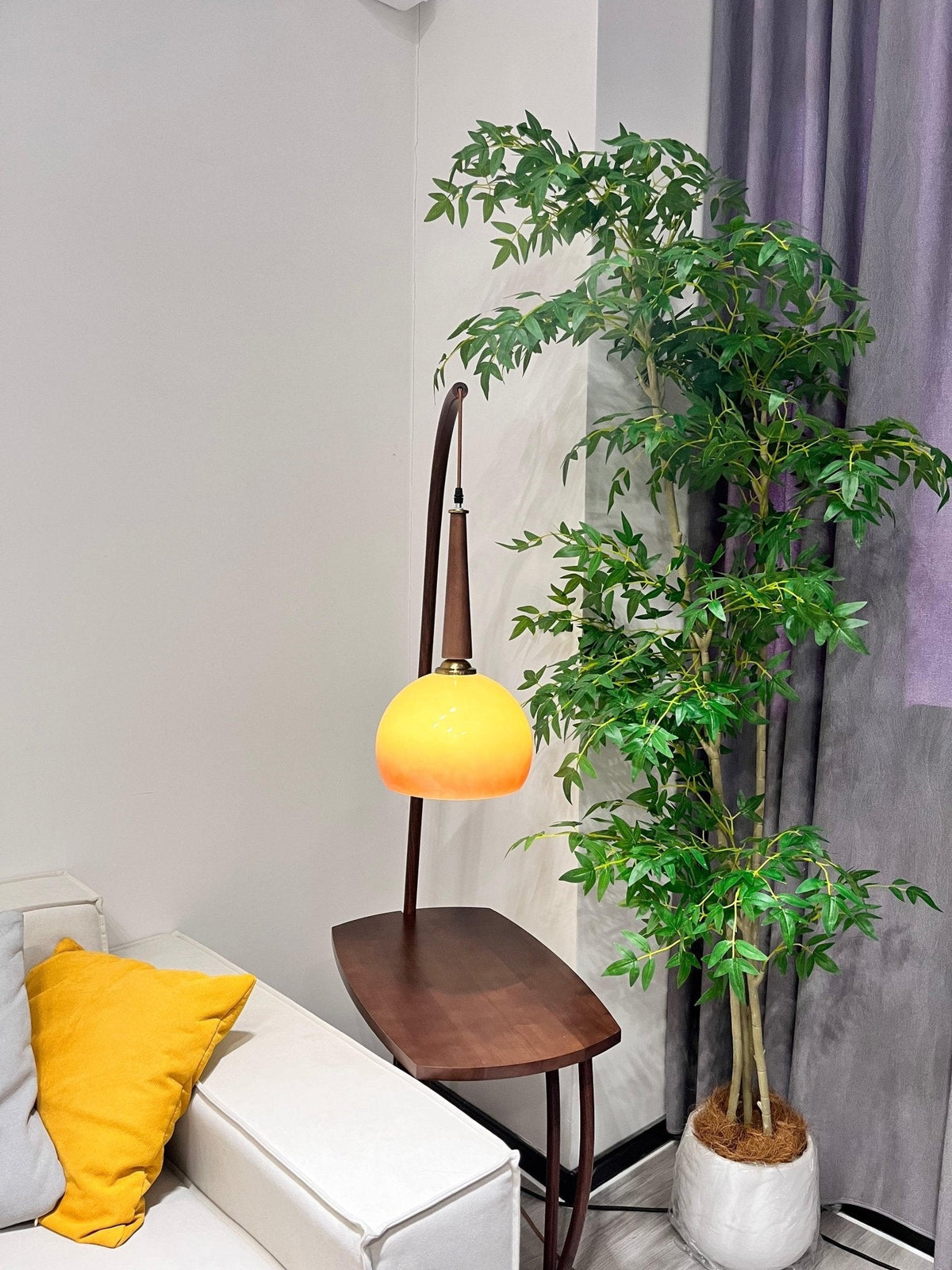 Fior Moderne vloerlamp van walnoothout