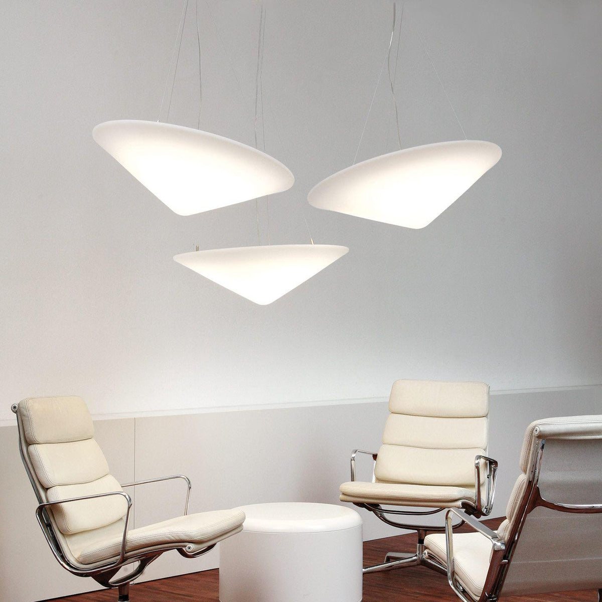 Othian hanglamp polyethyleen gekantelde hoed minimalistisch