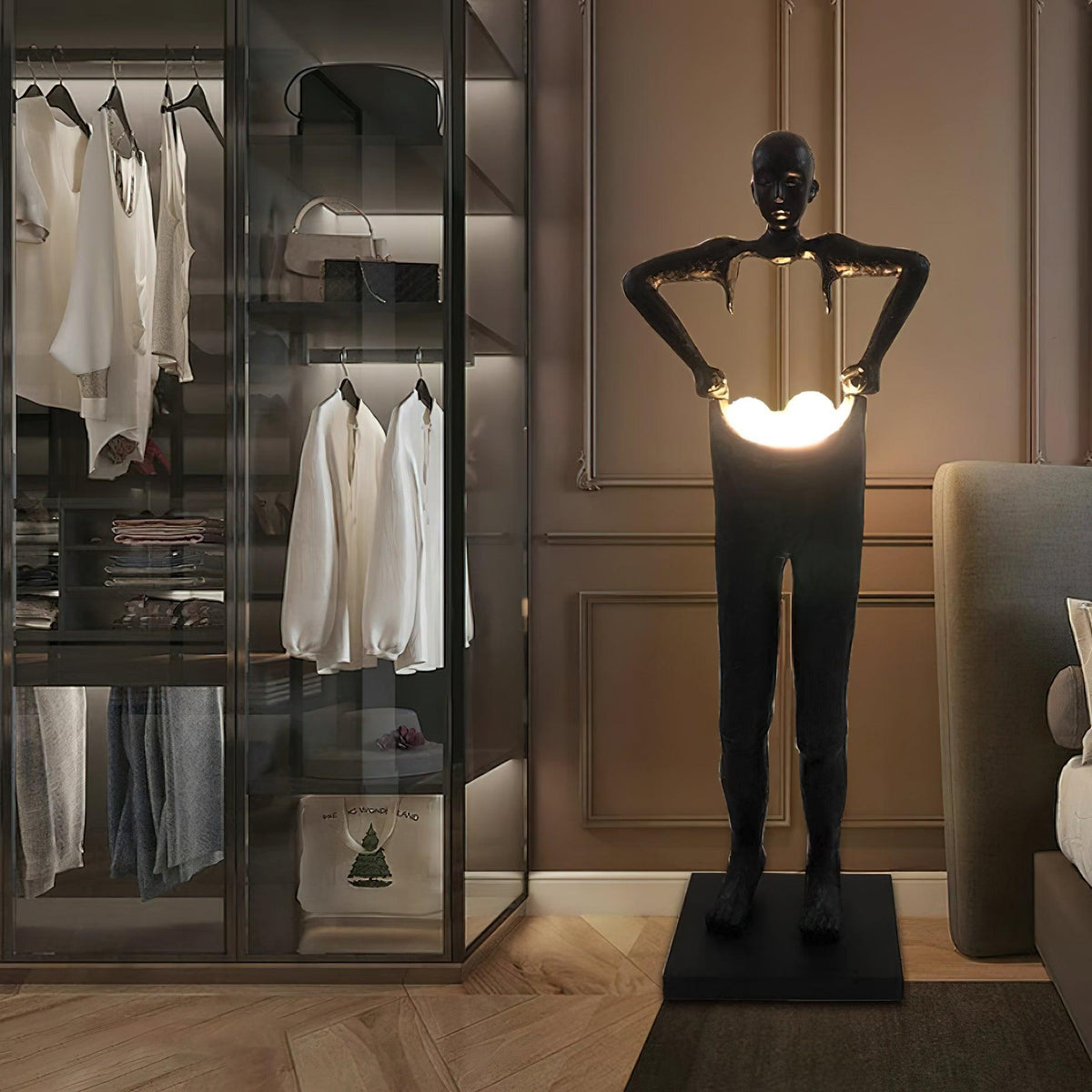 Vamiryra sculpturale vloerlamp in zwart