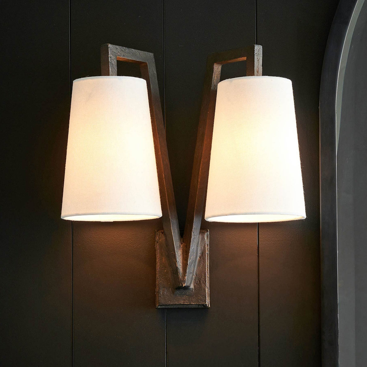 Viraoenne wandlamp
