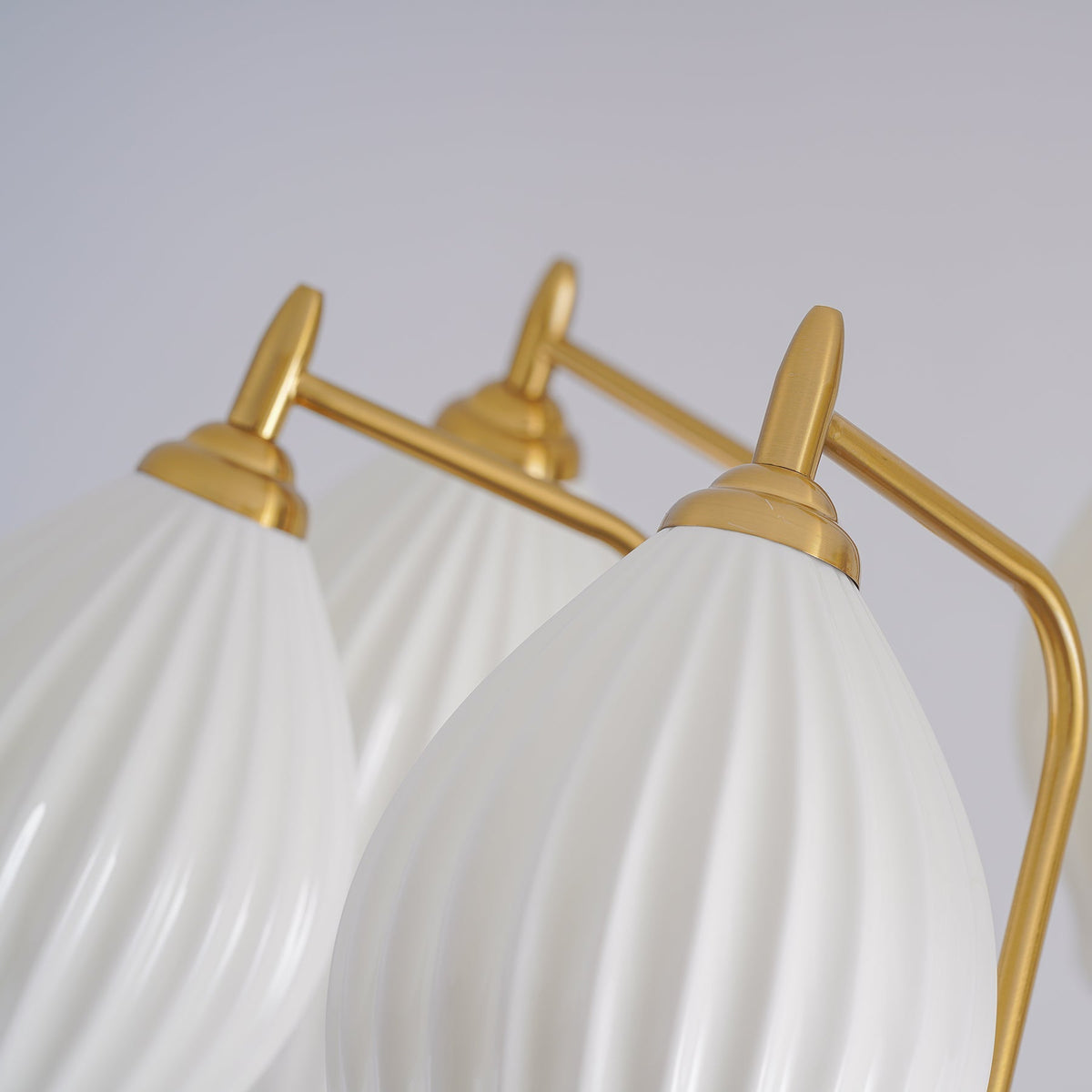 Pravin Kroonluchter keramiek Ribbed Sculptural glas Elegant