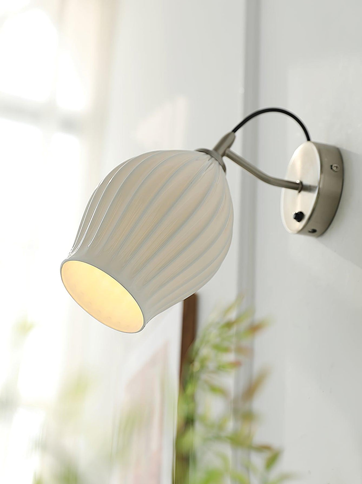 Zotalisra moderne minimalistische geribbelde wandlamp van keramiek