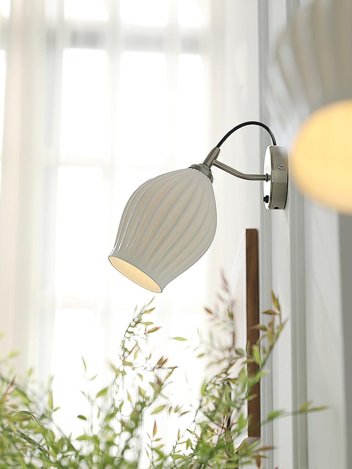 Zotalisra moderne minimalistische geribbelde wandlamp van keramiek
