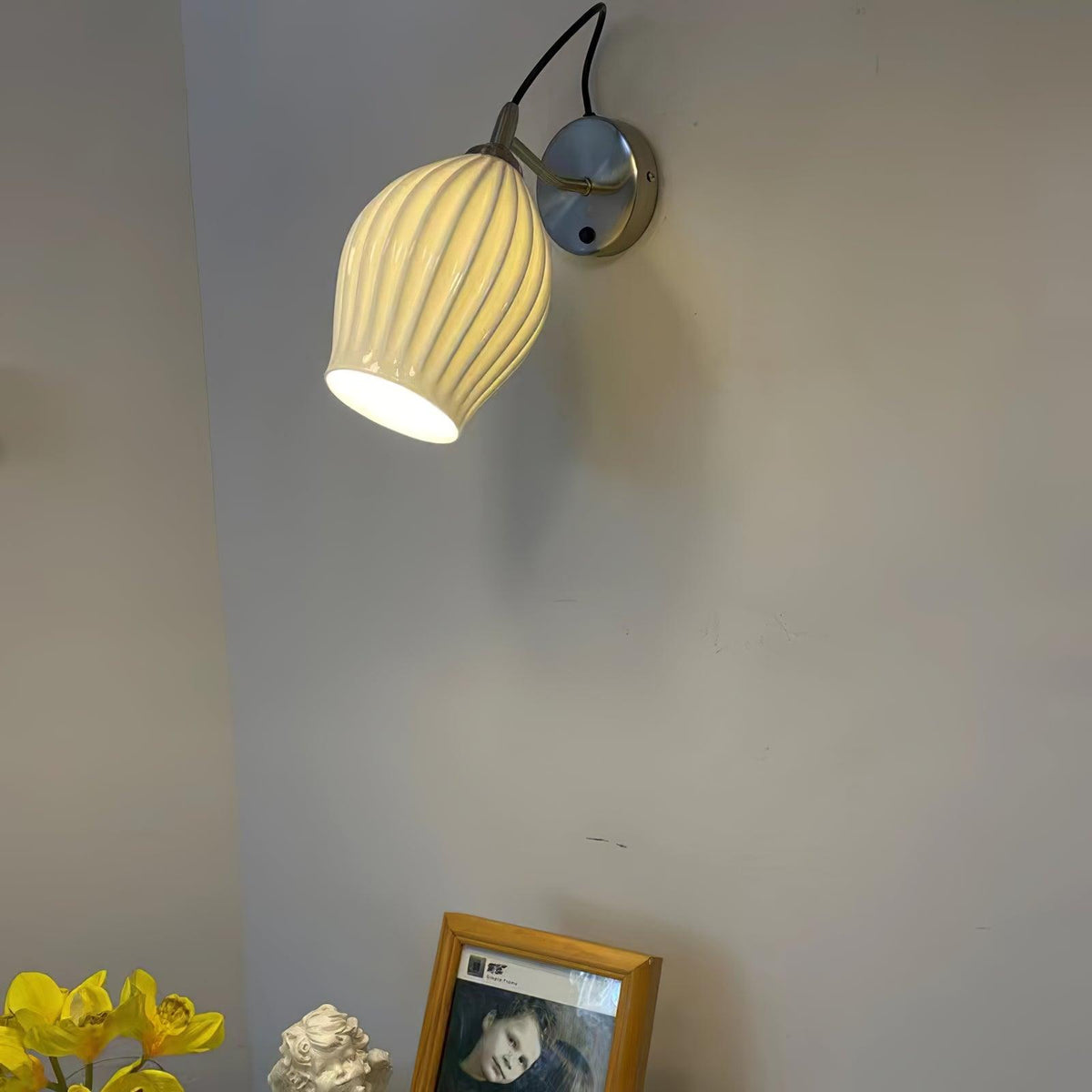 Zotalisra moderne minimalistische geribbelde wandlamp van keramiek