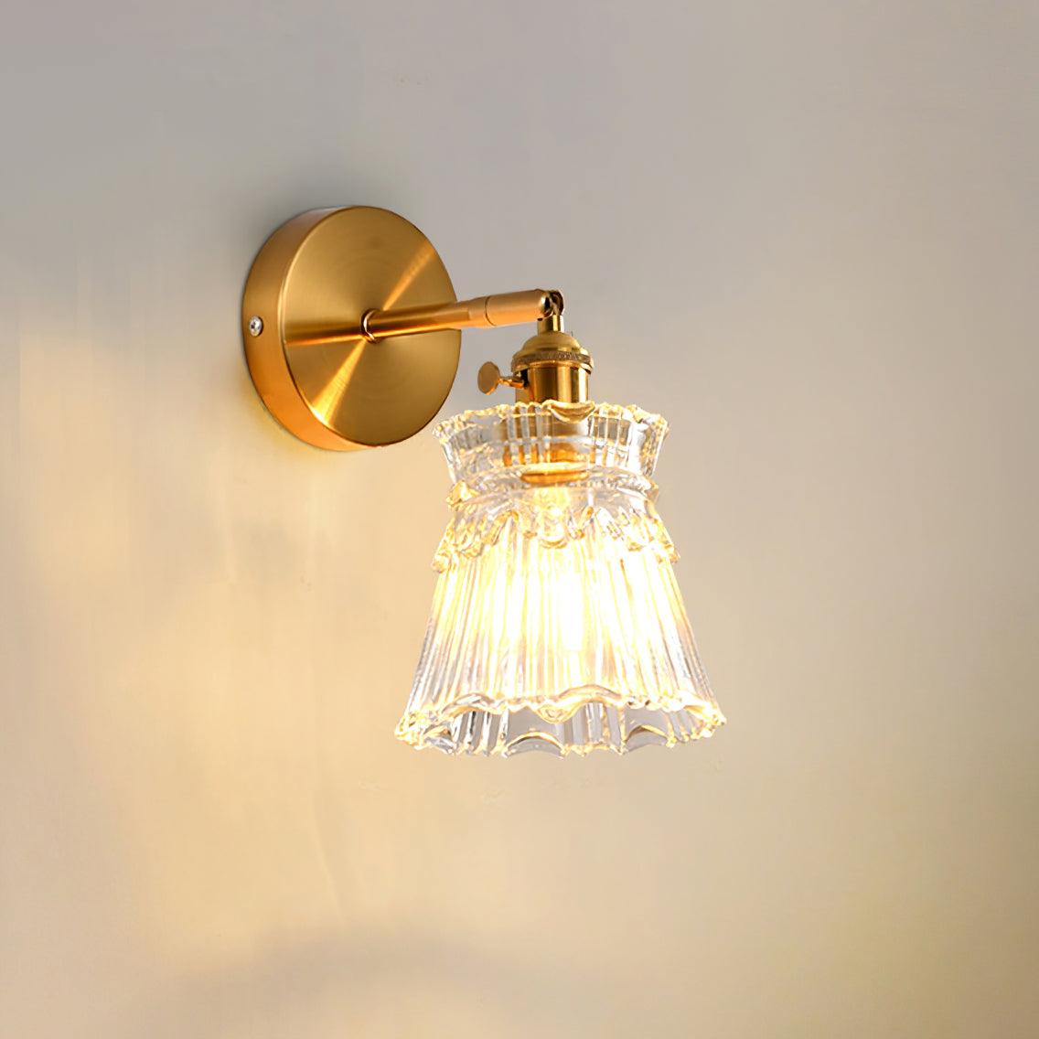 Foski wandlamp met uitlopend kristallen kap in klassieke stijl