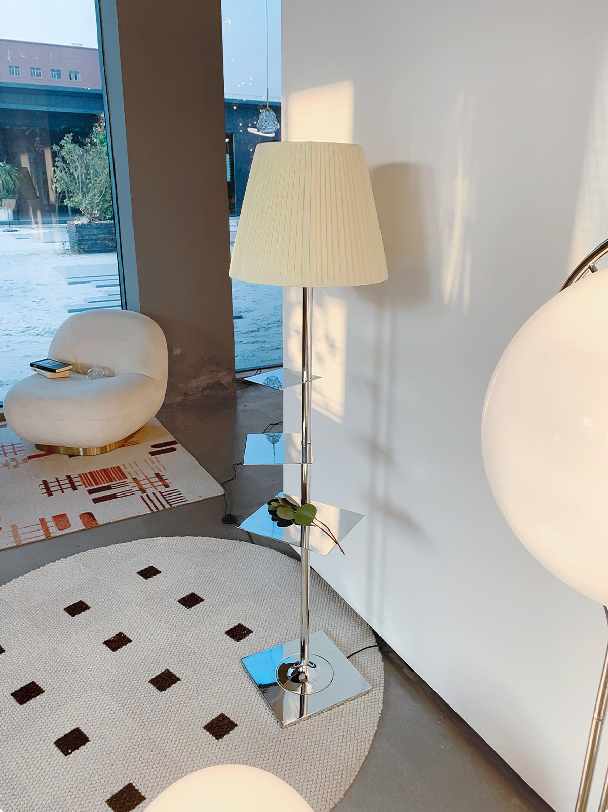 Wavlen vloerlamp van stof in moderne stijl