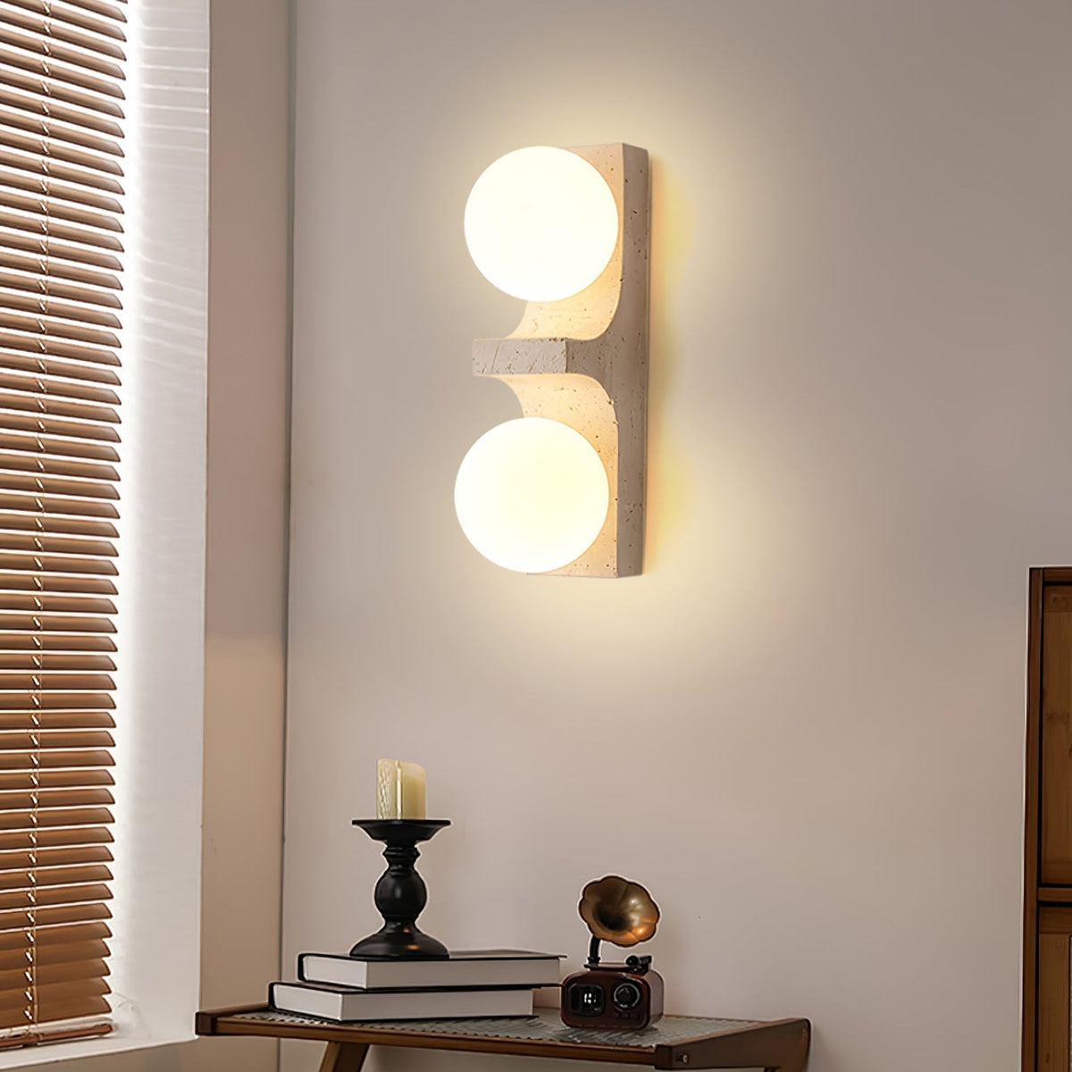 Umiren wandlamp van geel travertin