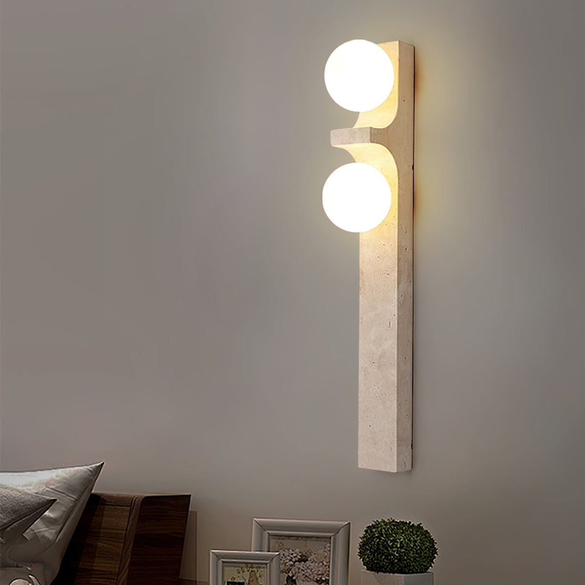Umiren wandlamp van geel travertin