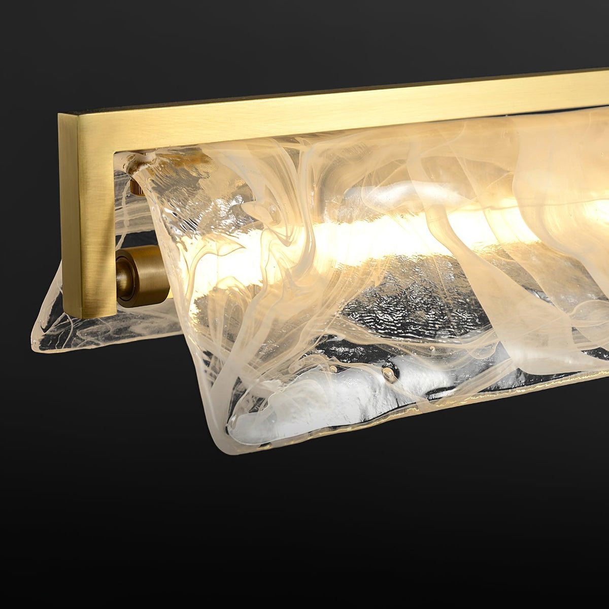 Dir wandlamp van messing met glas in Noordse kunst Cloud Fog stijl