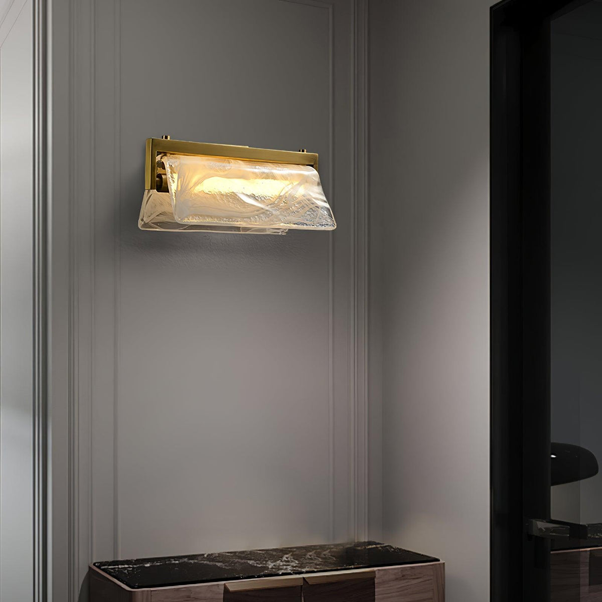 Dir wandlamp van messing met glas in Noordse kunst Cloud Fog stijl