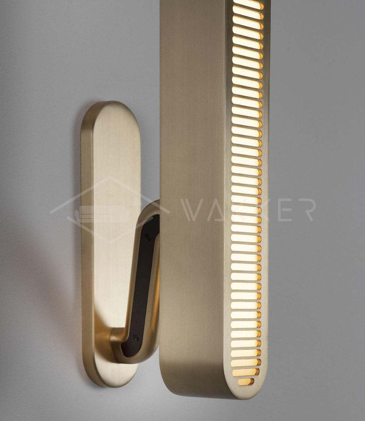 Oriararia messing wandlamp met sleuvenrooster