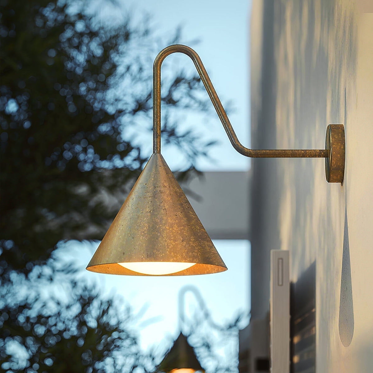 Forgecone Rustieke wandlamp met conische vorm