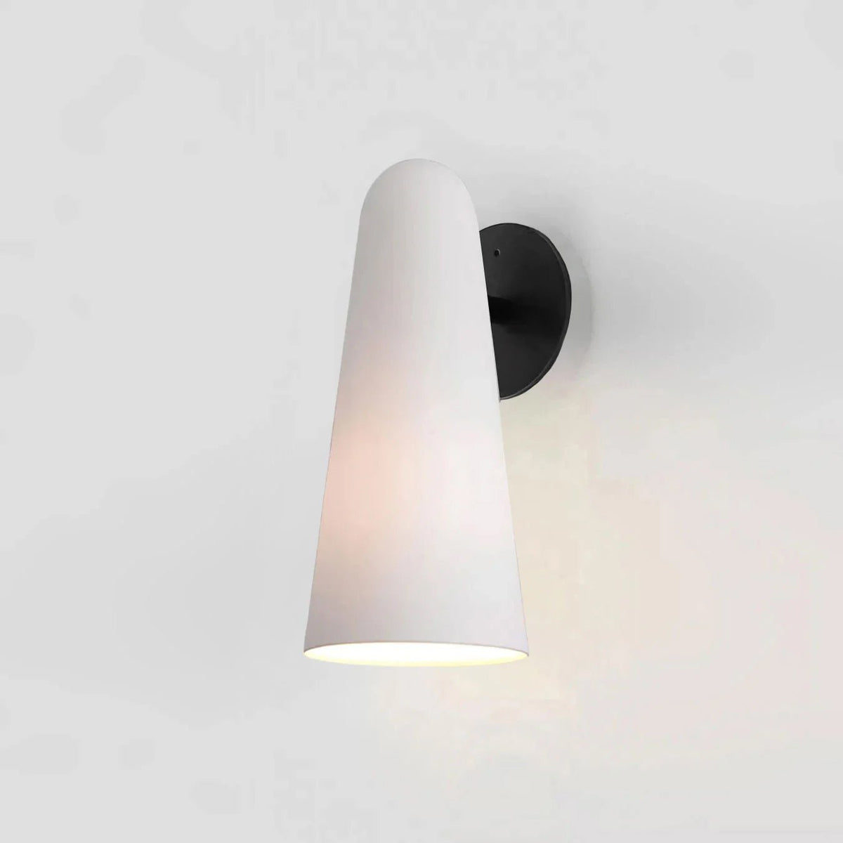 Velivira conische glazen wandlamp