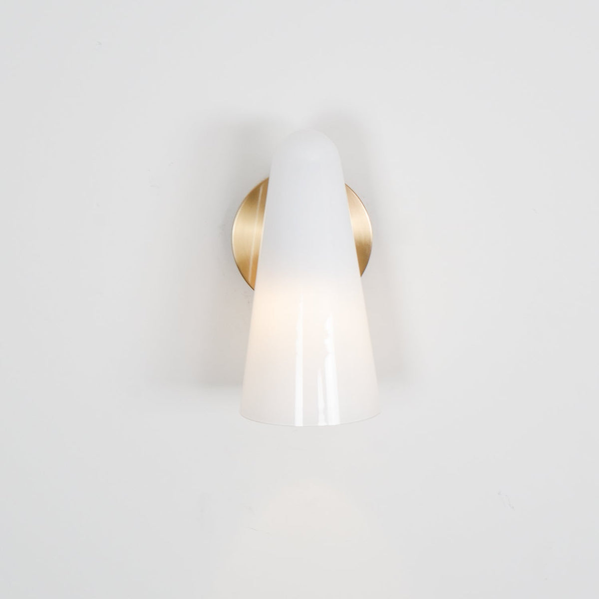 Velivira conische glazen wandlamp