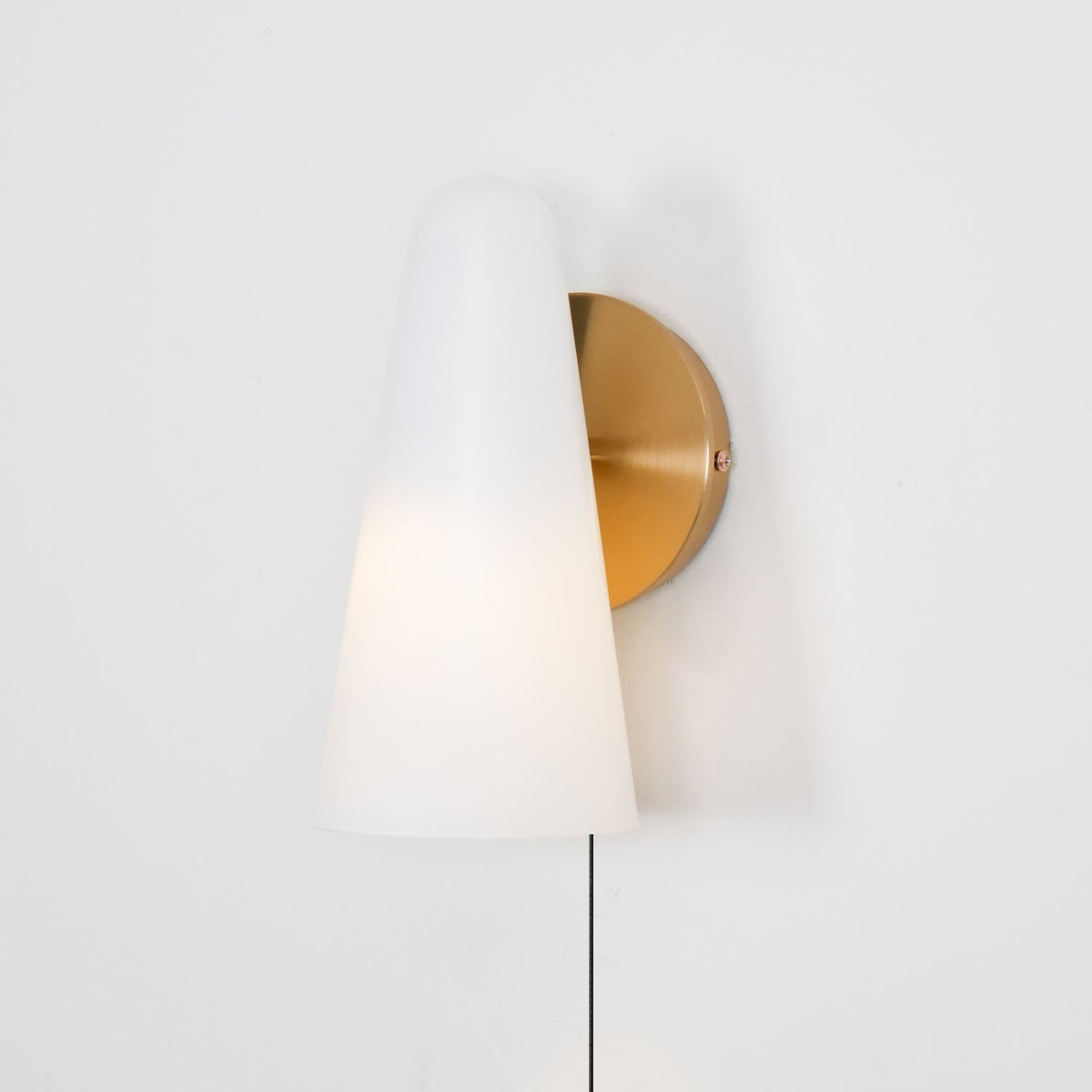 Velivira conische glazen wandlamp
