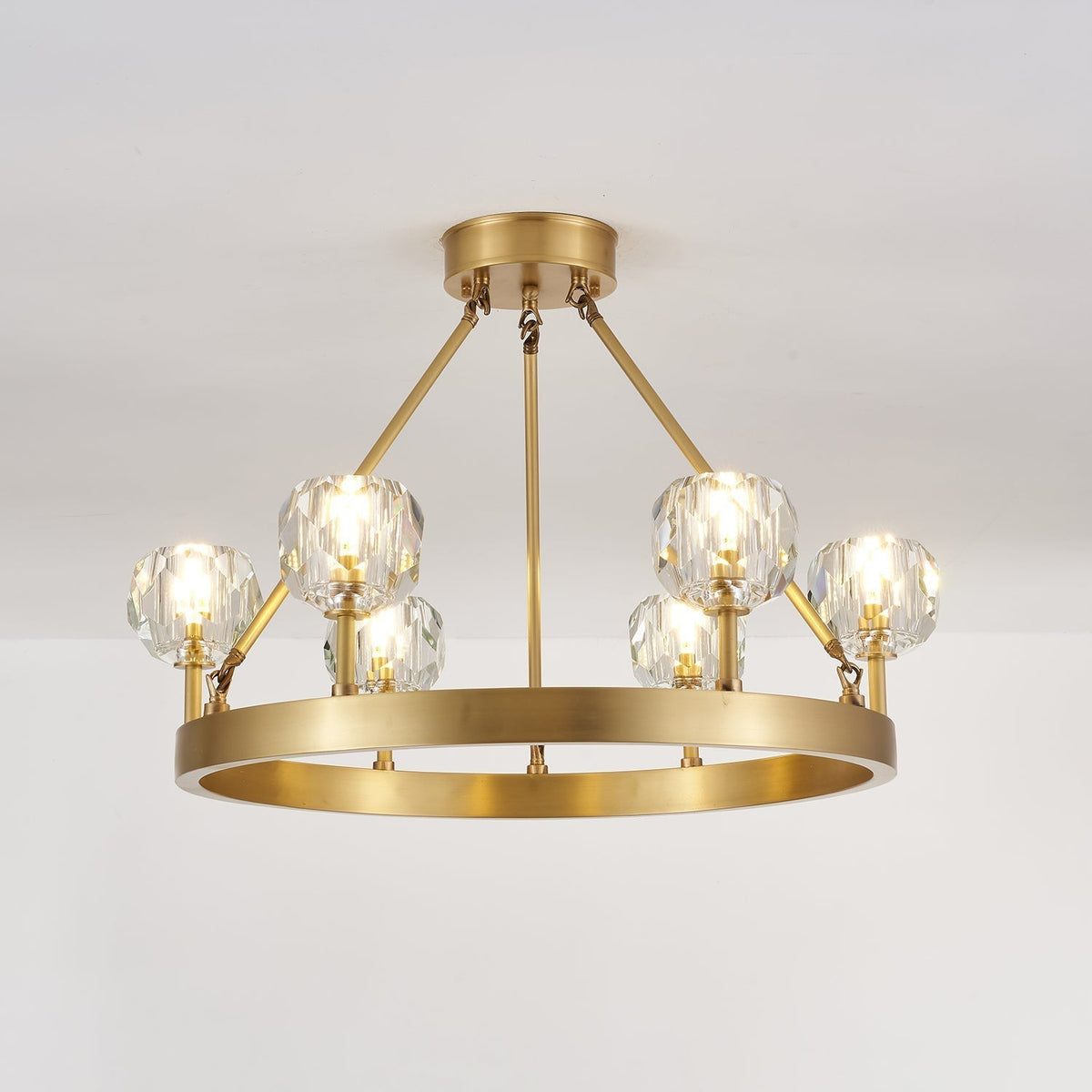 Syzorisra moderne kroonluchter van kristal en messing