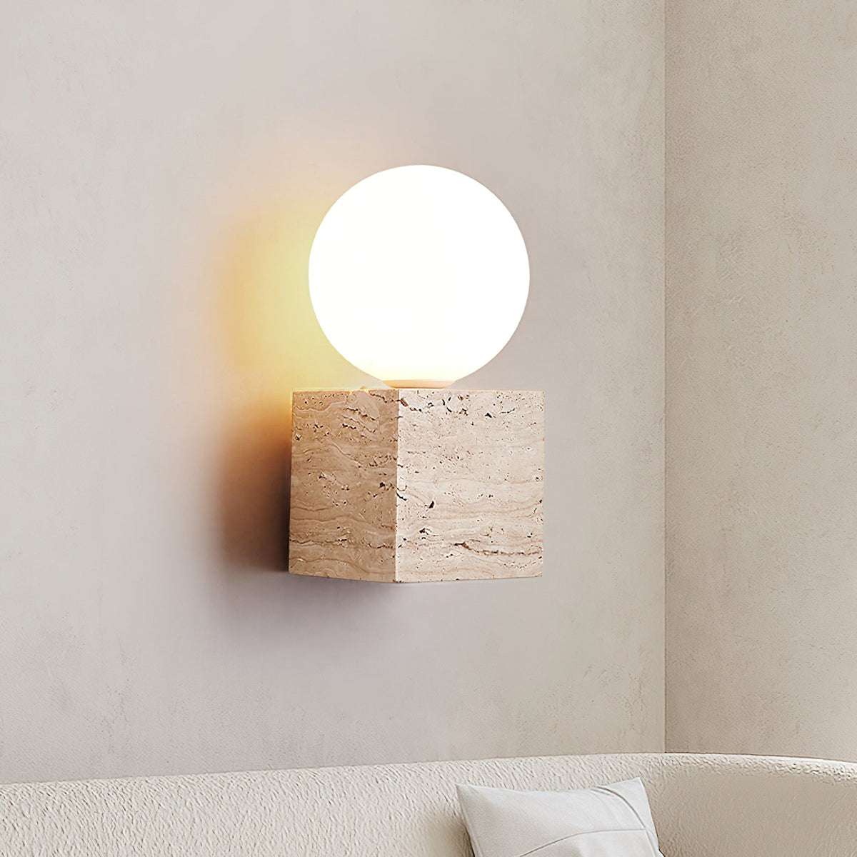 Eurlaean Cube-Base travertin wandlamp
