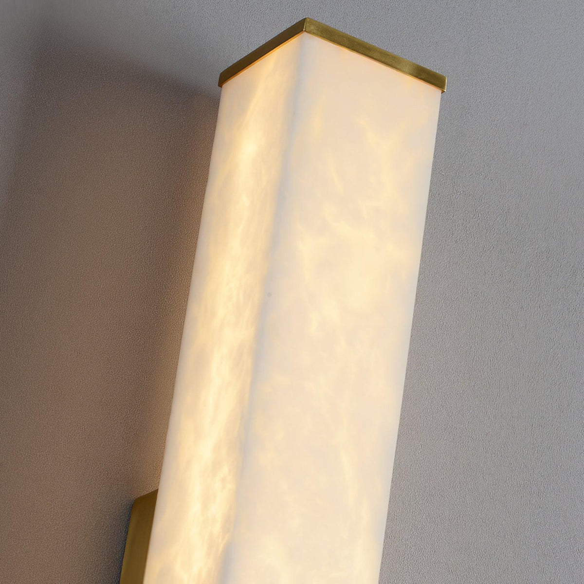 Vithaira albasten wandlamp