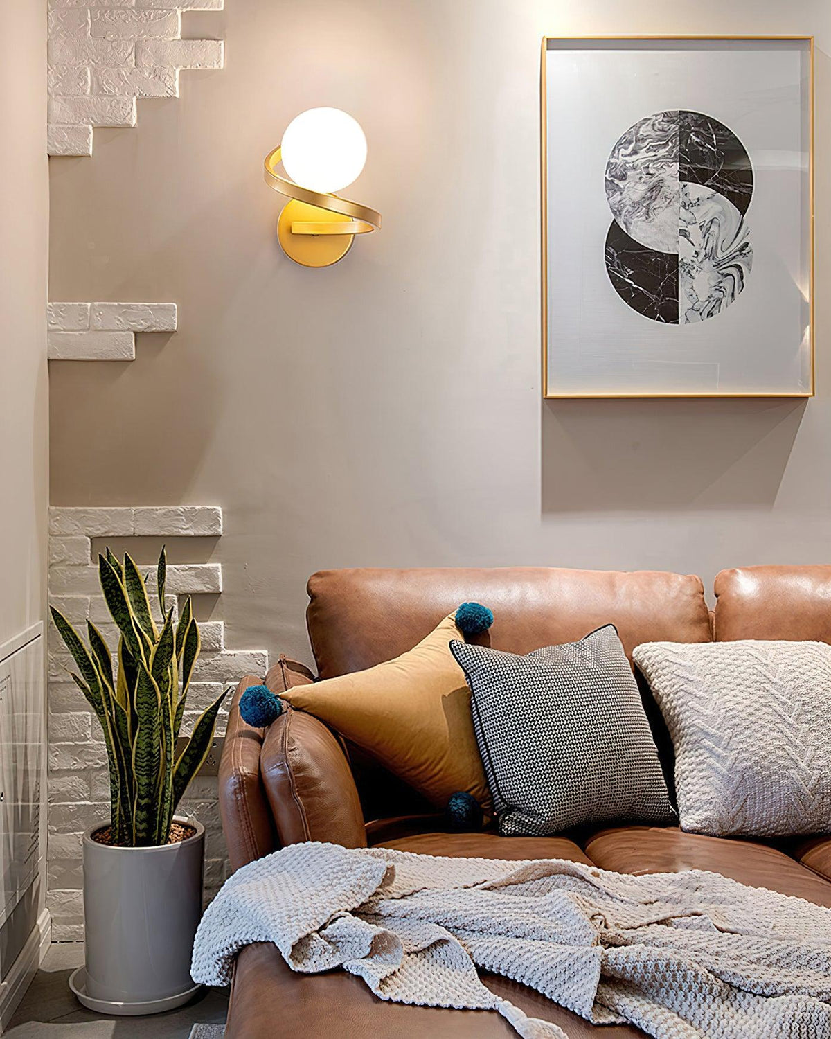 Yvian gebogen moderne minimalistische messing glas wandlamp
