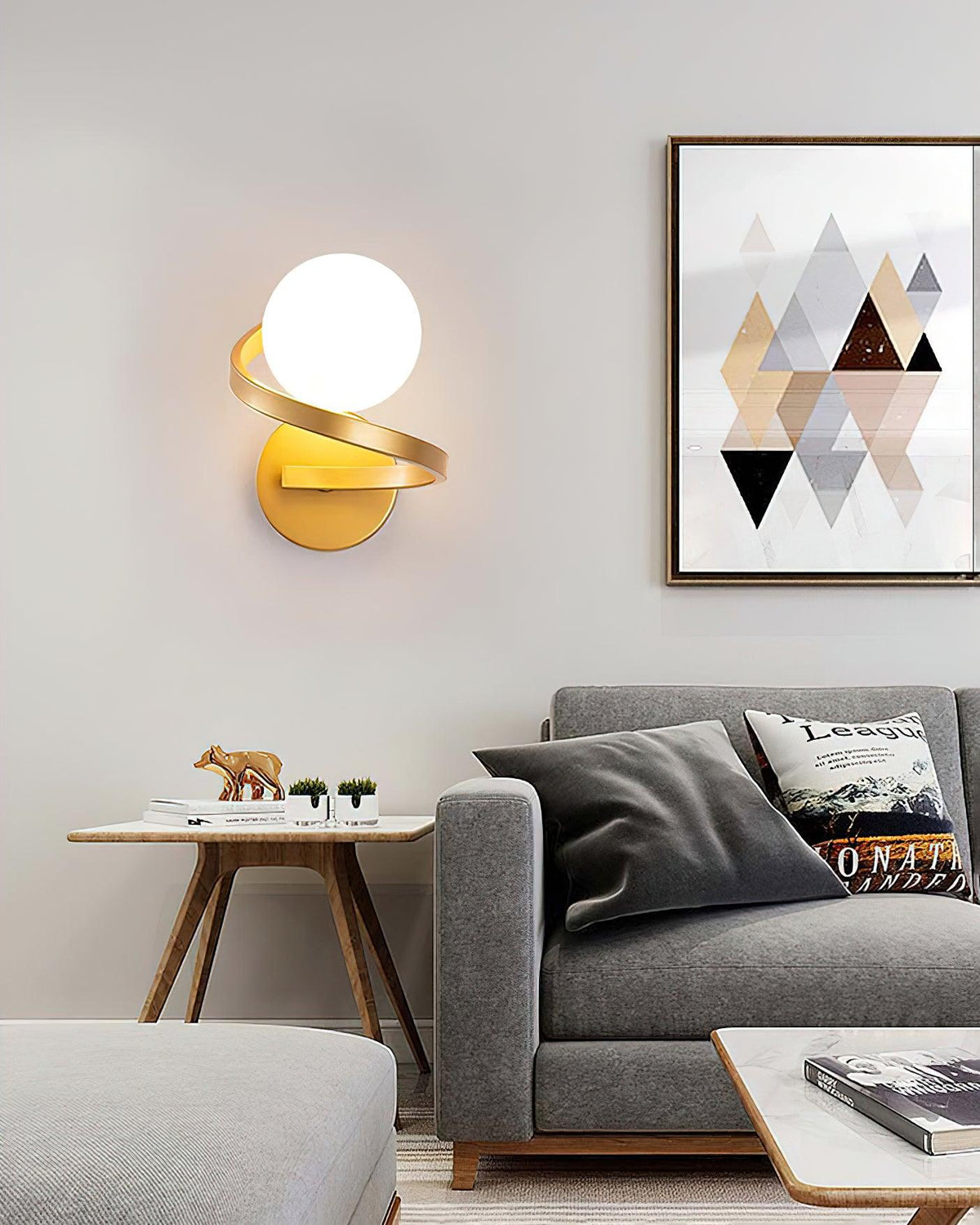 Yvian gebogen moderne minimalistische messing glas wandlamp