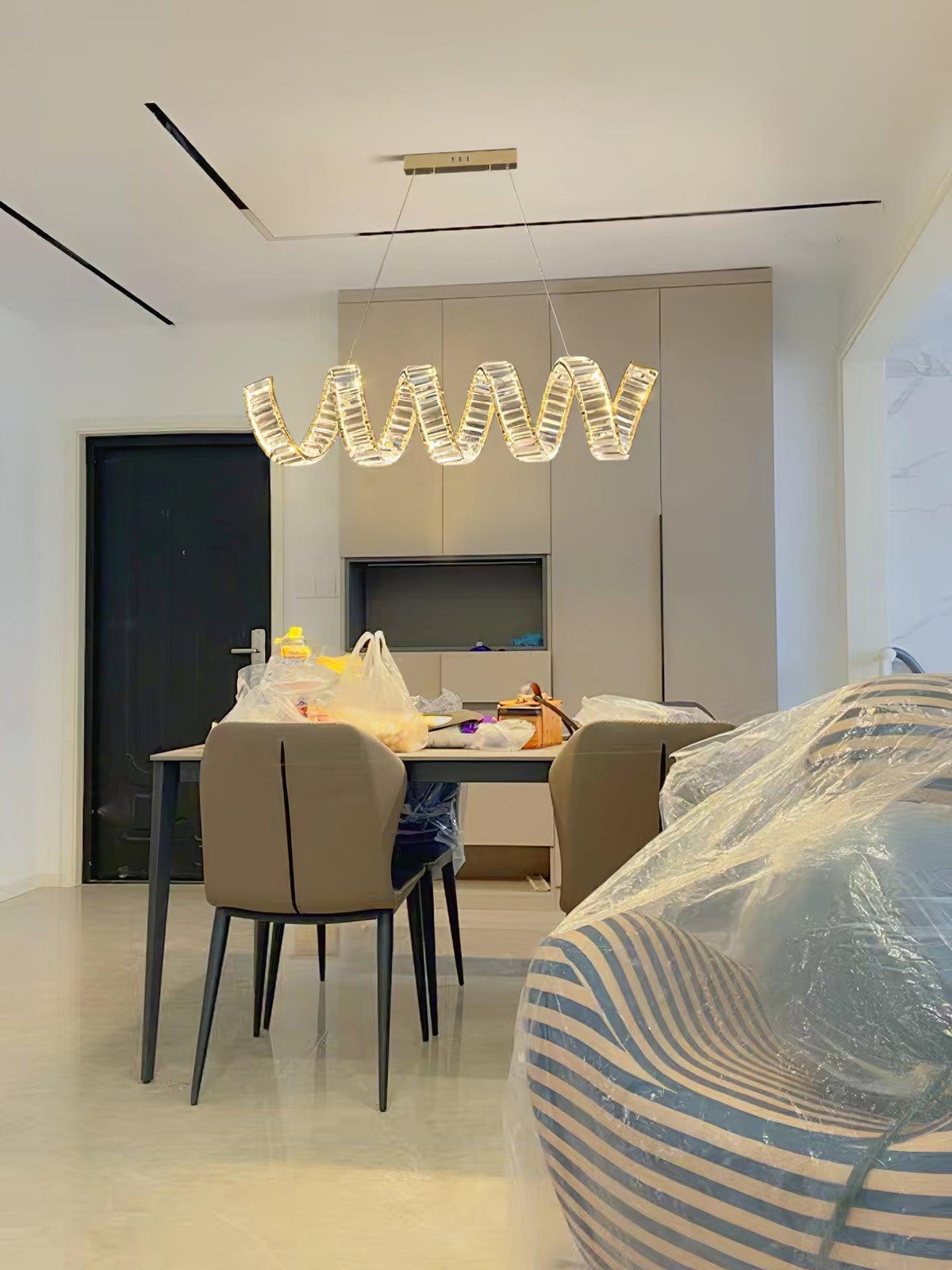 Luxielle Kroonluchter met gebogen LED-kristal luxueus