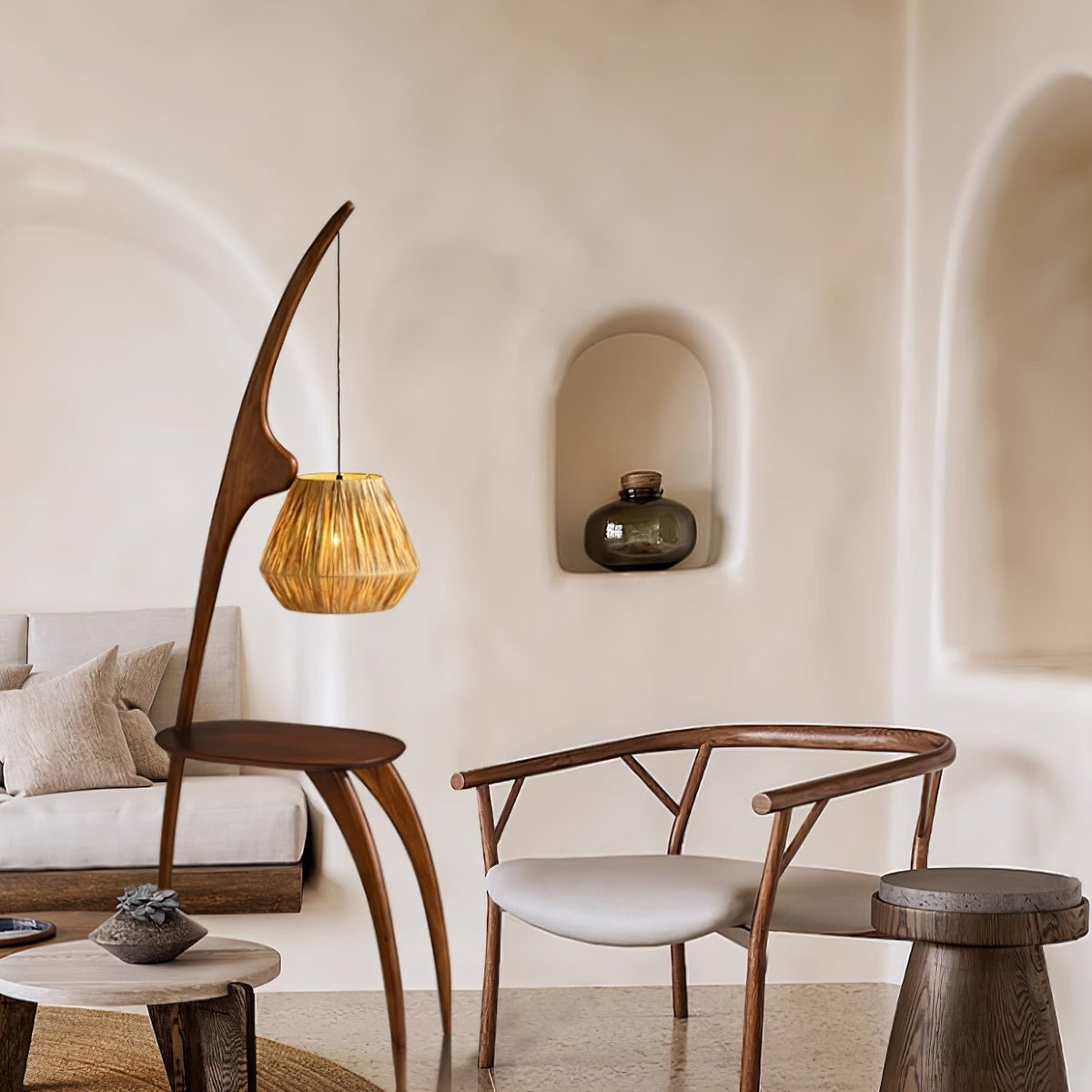 Selisora vloerlamp met gebogen mantisarm in walnootkleur