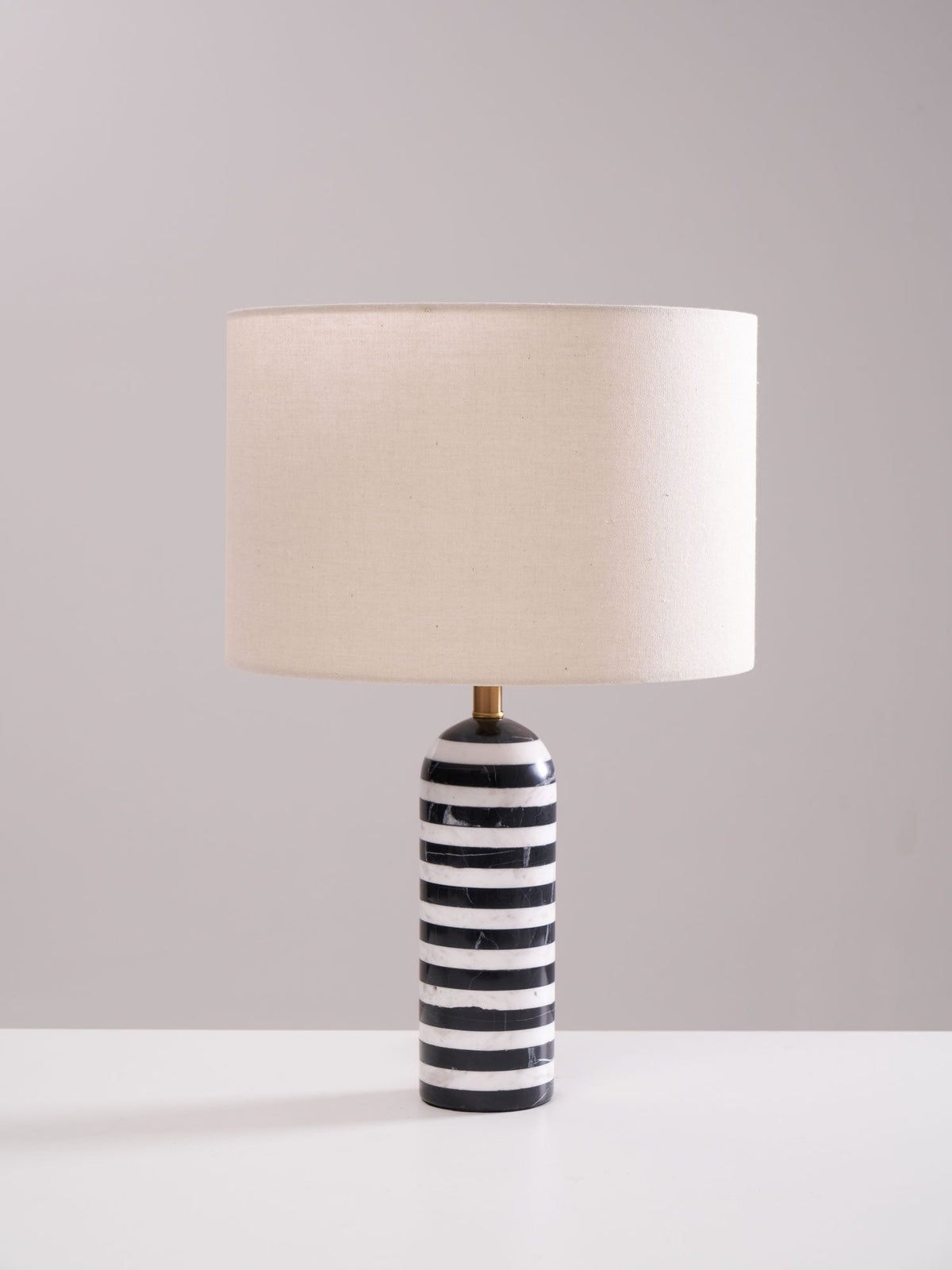 Avery moderne tafellamp