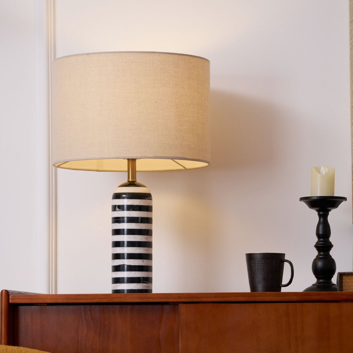 Avery moderne tafellamp