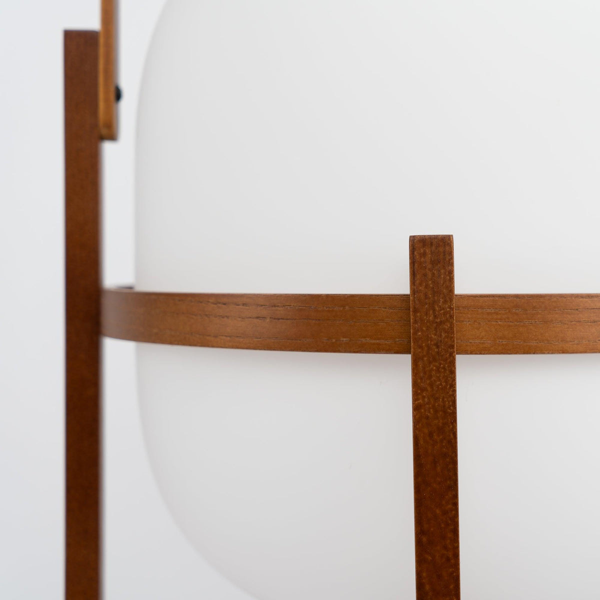Lethra tafellamp van hout en glas