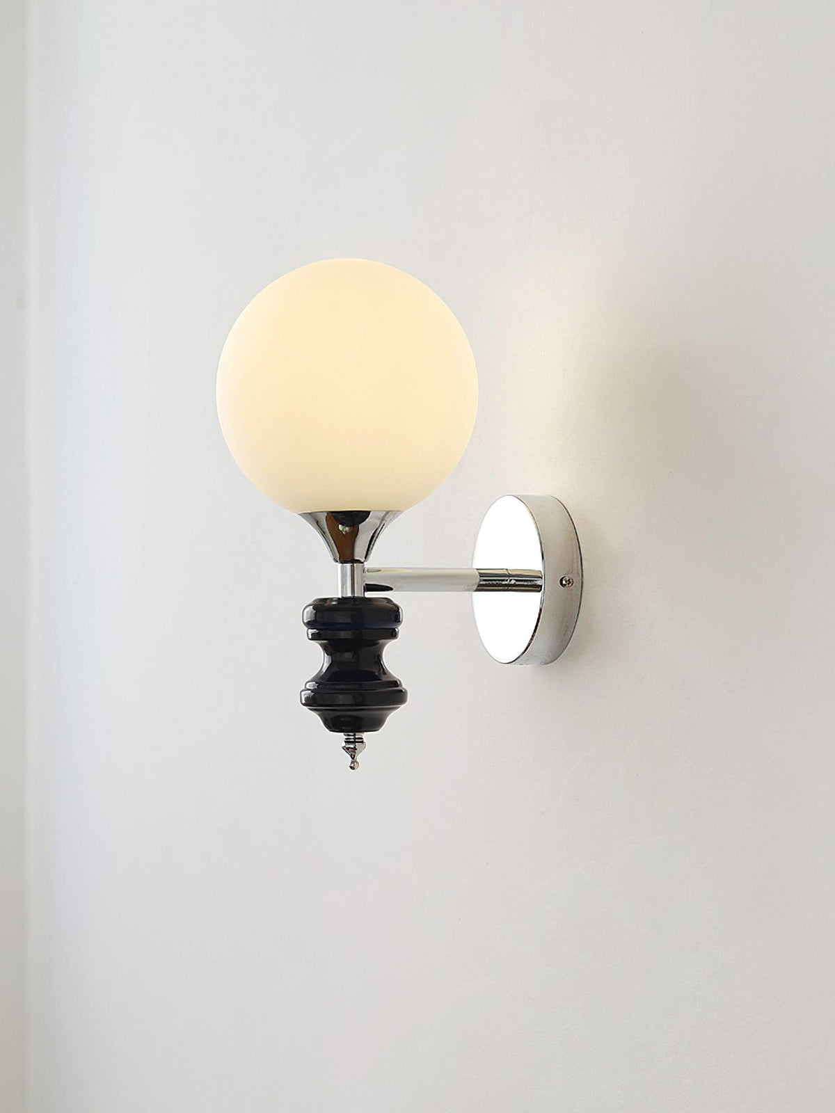 Sune Vintage wandlamp van glas in chroom en blauw