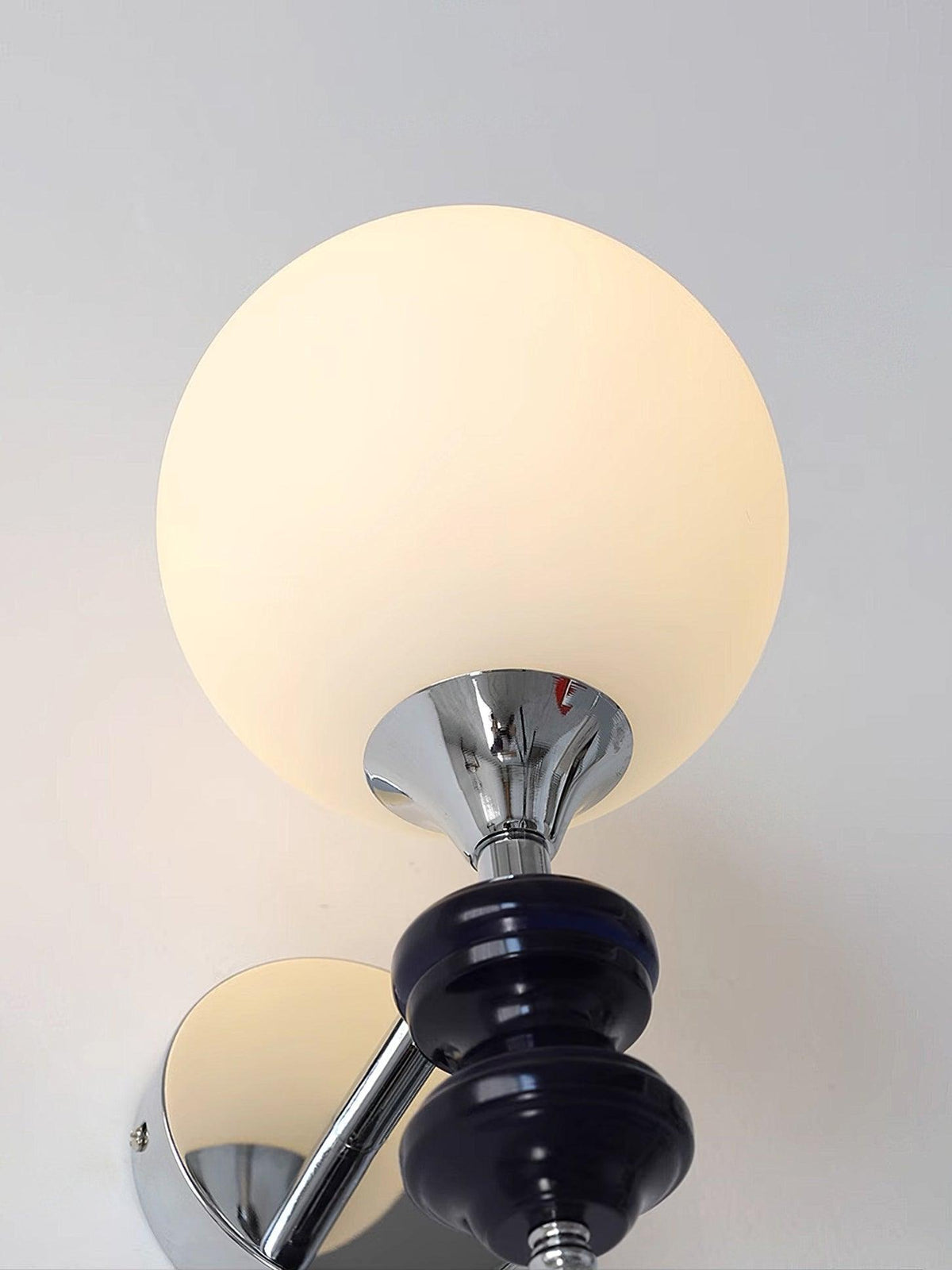 Sune Vintage wandlamp van glas in chroom en blauw