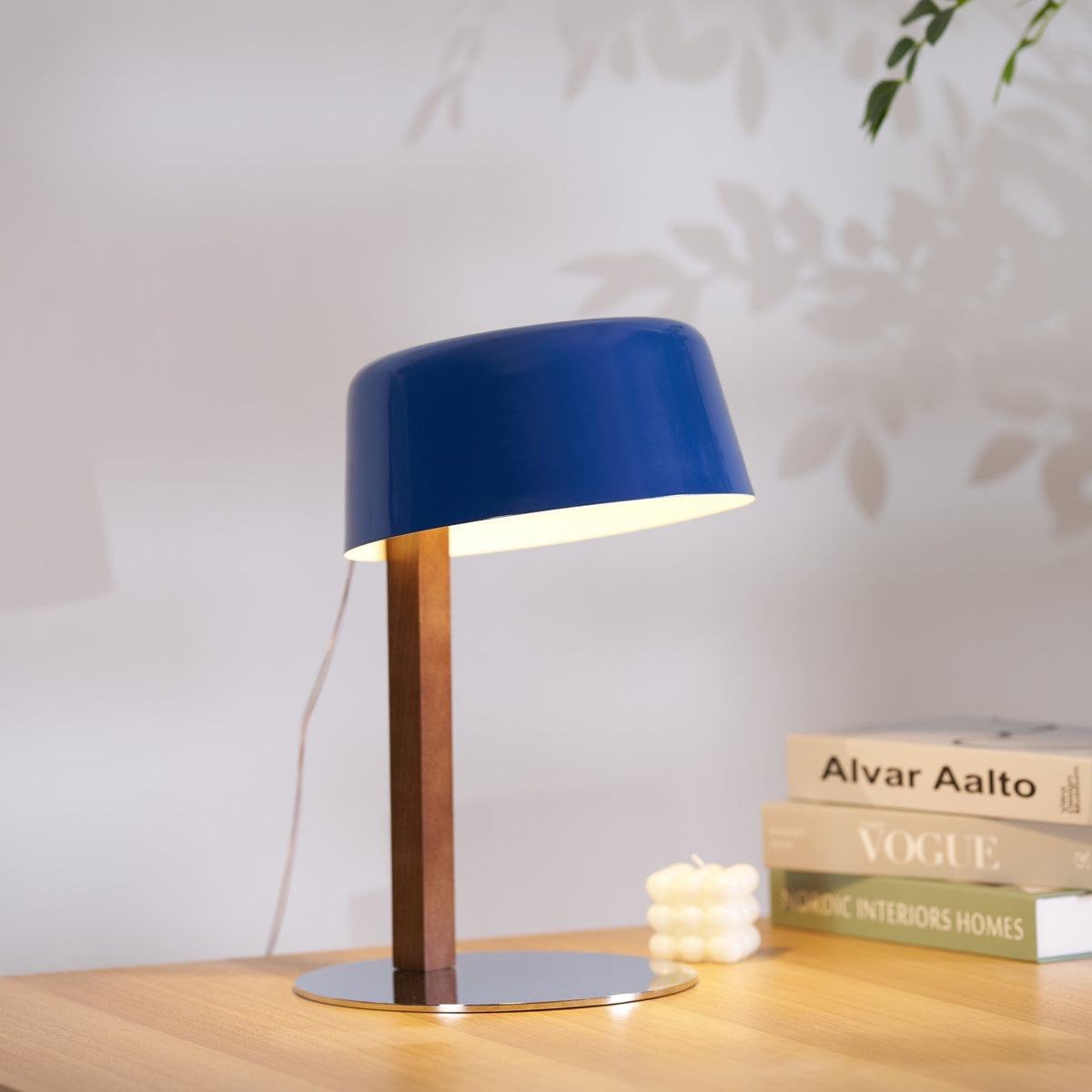 Cirirelle Moderne tafellamp van walnoot
