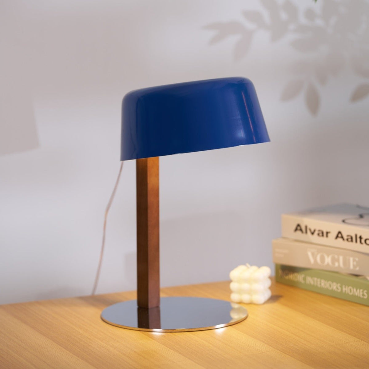Cirirelle Moderne tafellamp van walnoot