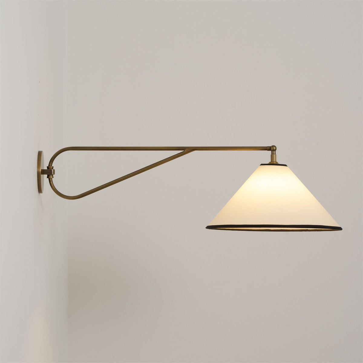 Avenieria wandlamp