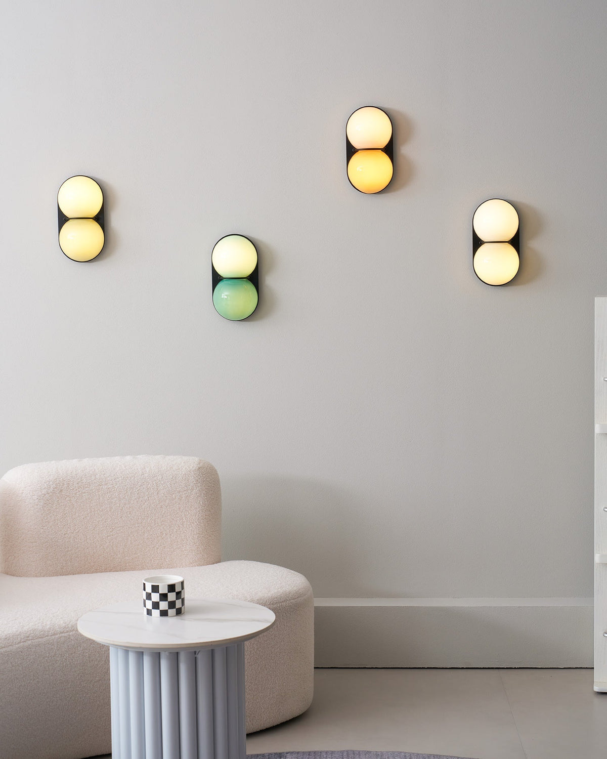 Two bollen wandlamp van glas