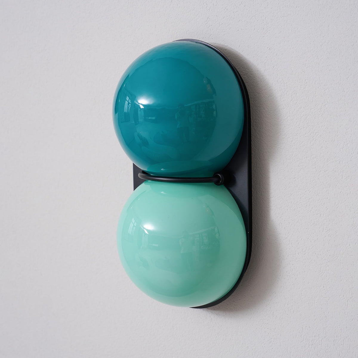Two bollen wandlamp van glas