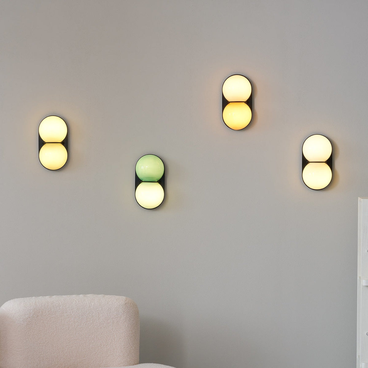 Two bollen wandlamp van glas
