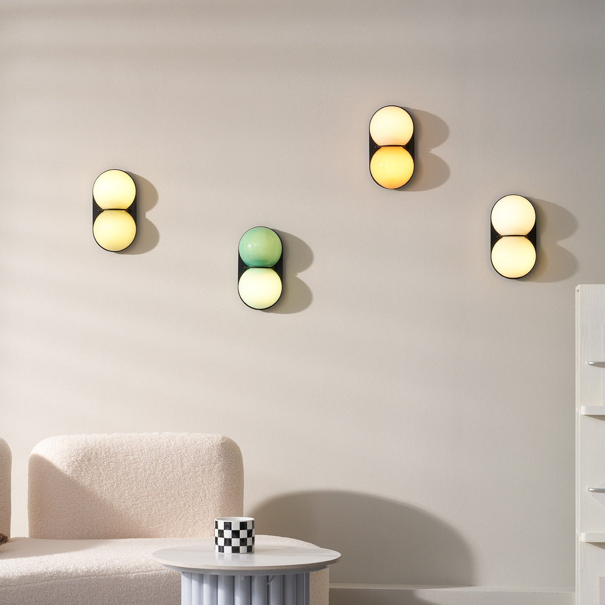 Two bollen wandlamp van glas
