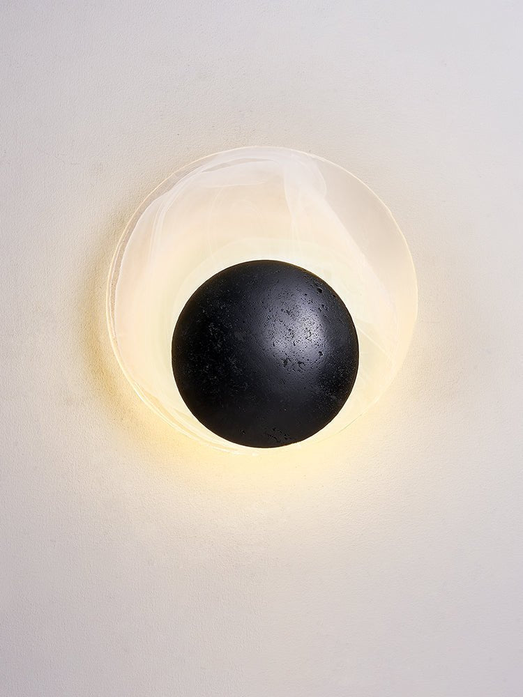 Orla Cosmica Eclipse Zwarte travertin wandlamp