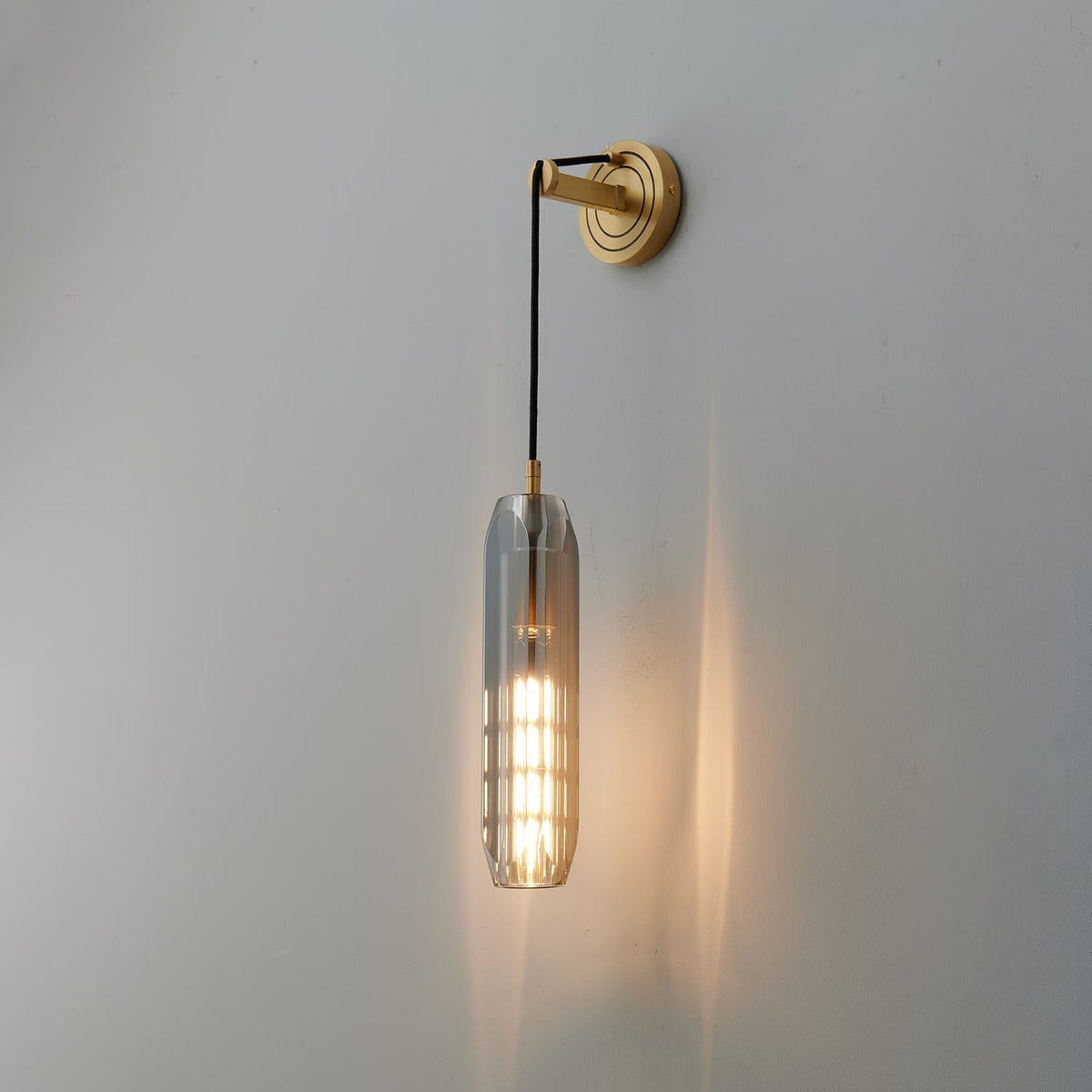 Zodorila Moderne wandlamp uit de Minimalistische Kristalserie
